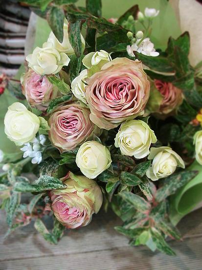 バラのブーケ(アッパーシュレット)【結婚記念日・誕生日に】