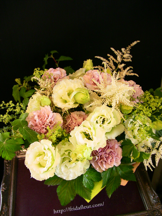 リシアンサスのボリュームアレンジ