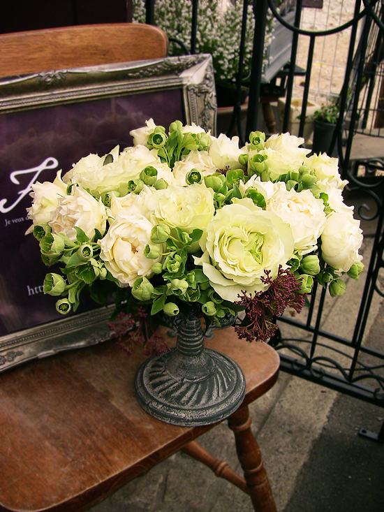 ホワイトローズアレンジ